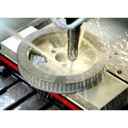 金屬切削加工服務中的關(guān)鍵角色 切削液、機床切削液與東迪潤滑油